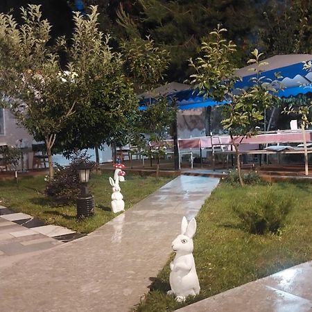 Vila Hyseni Durrës Exteriér fotografie